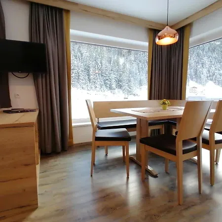 Alps Tux Apartment Exterior photo
